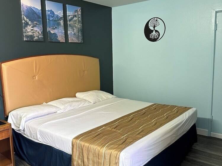 فندق Travel Inn & Suites