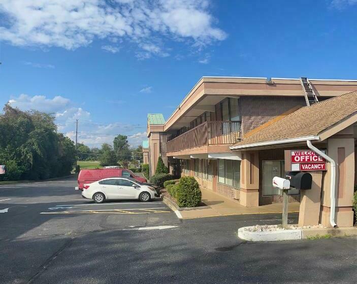 فندق Travelers Inn