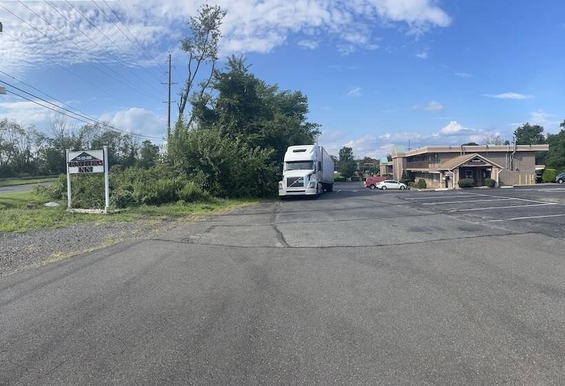 فندق Travelers Inn