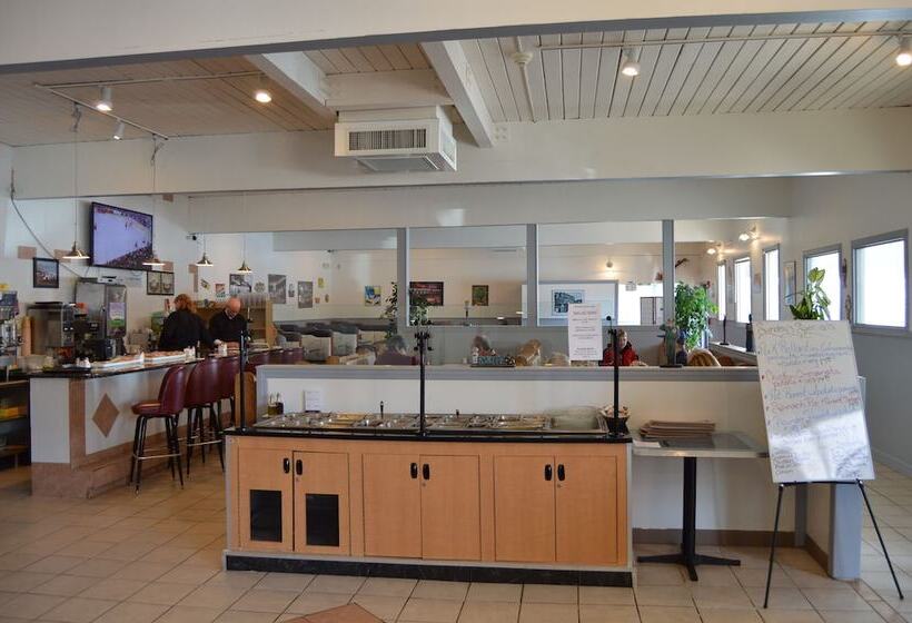 فندق Travelers Inn