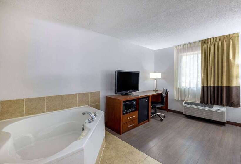 فندق Travelodge By Wyndham Brooklyn Center