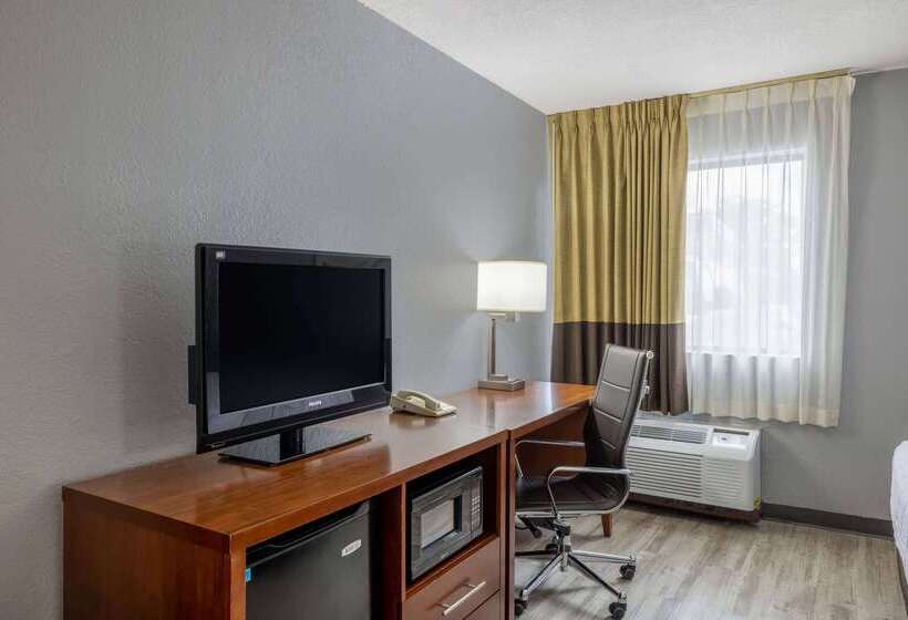 فندق Travelodge By Wyndham Brooklyn Center