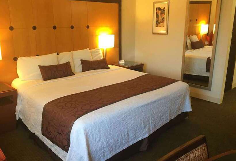 فندق Travelodge By Wyndham Brooklyn Center