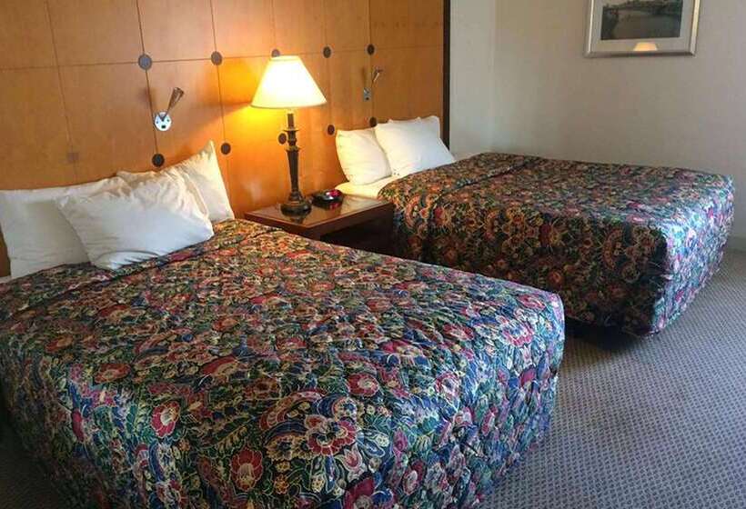 فندق Travelodge By Wyndham Brooklyn Center