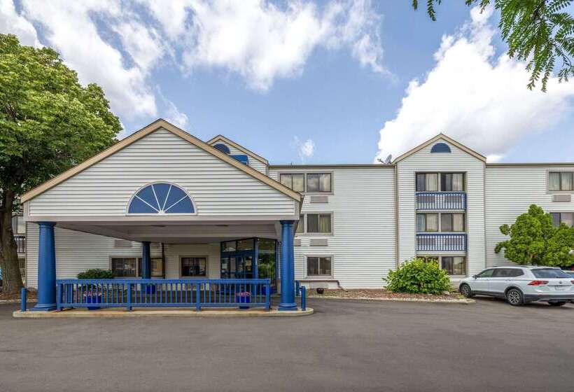 فندق Travelodge By Wyndham Brooklyn Center