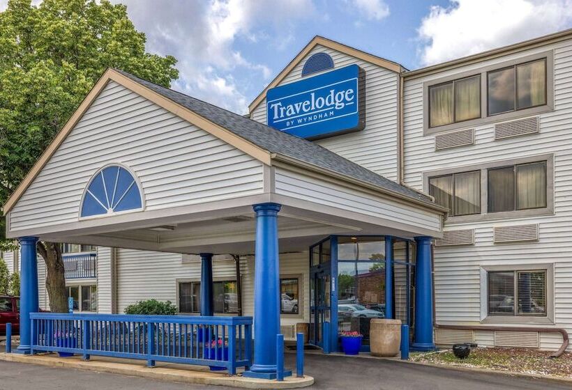 فندق Travelodge By Wyndham Brooklyn Center