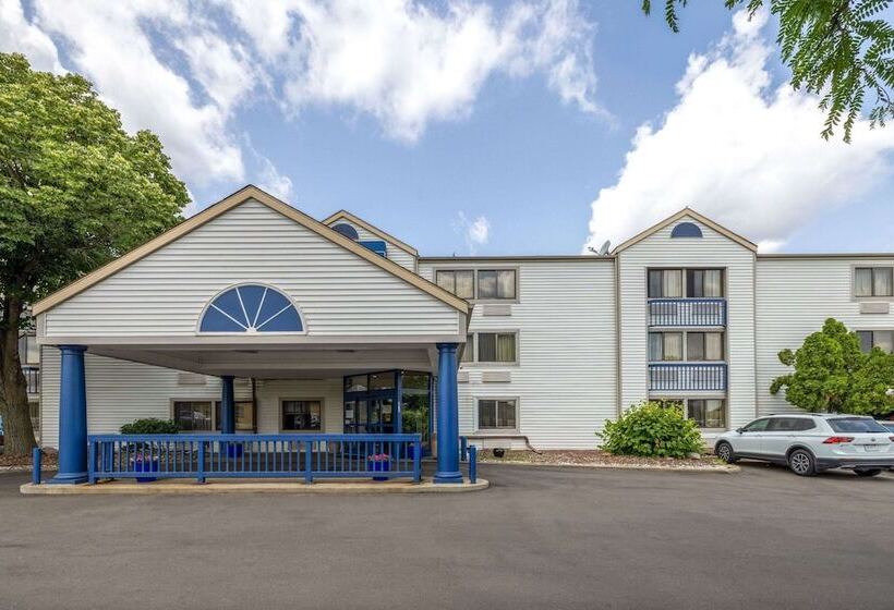 فندق Travelodge By Wyndham Brooklyn Center