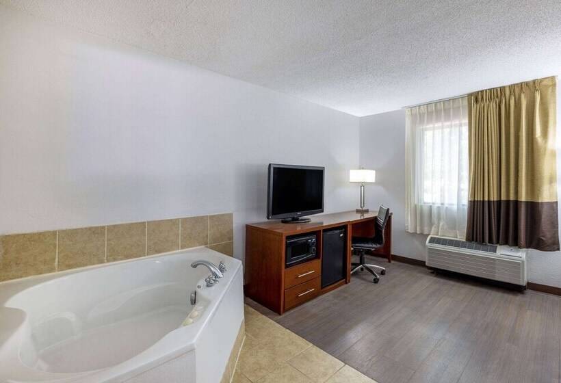 فندق Travelodge By Wyndham Brooklyn Center