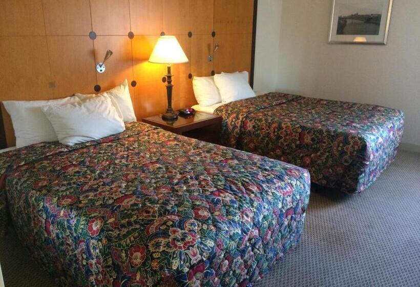 فندق Travelodge By Wyndham Brooklyn Center