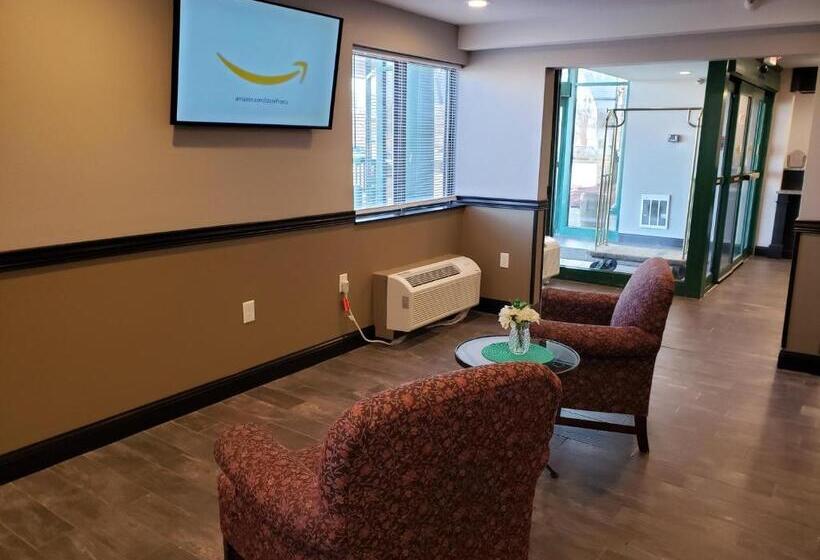 فندق Travelodge By Wyndham Brooklyn Center