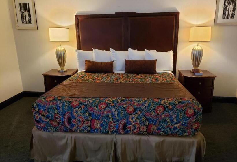 فندق Travelodge By Wyndham Brooklyn Center