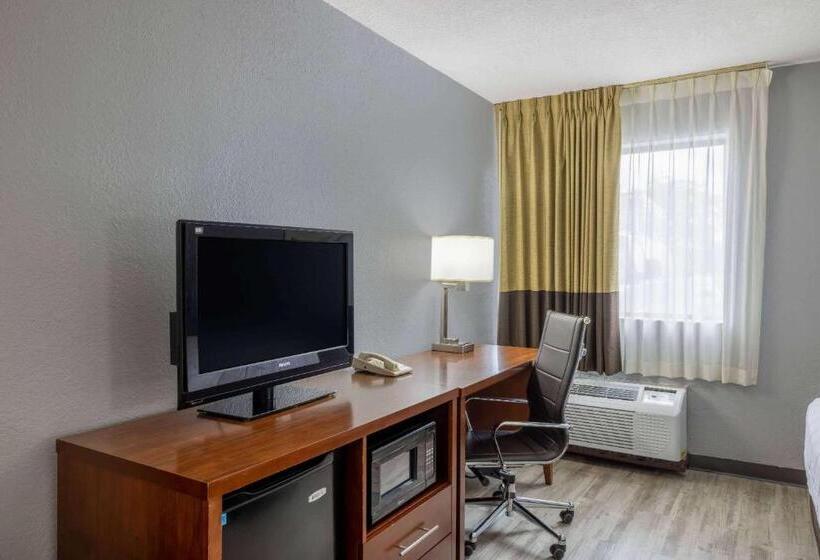 فندق Travelodge By Wyndham Brooklyn Center