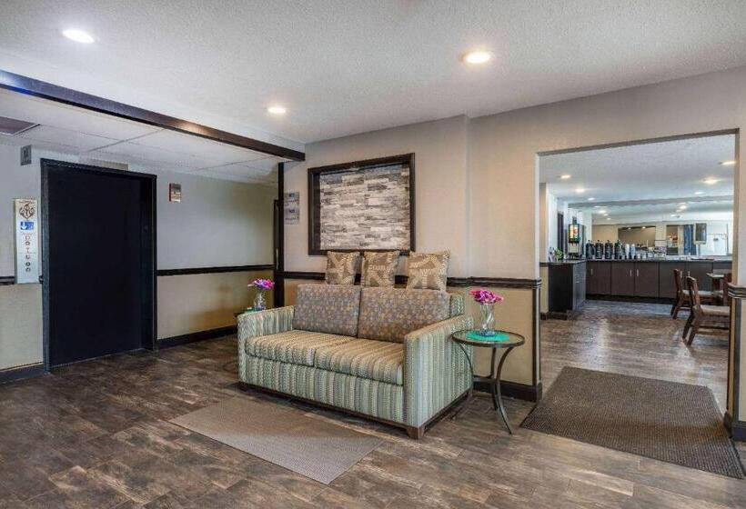 فندق Travelodge By Wyndham Brooklyn Center