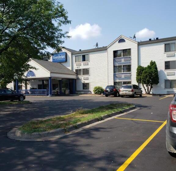 فندق Travelodge By Wyndham Brooklyn Center