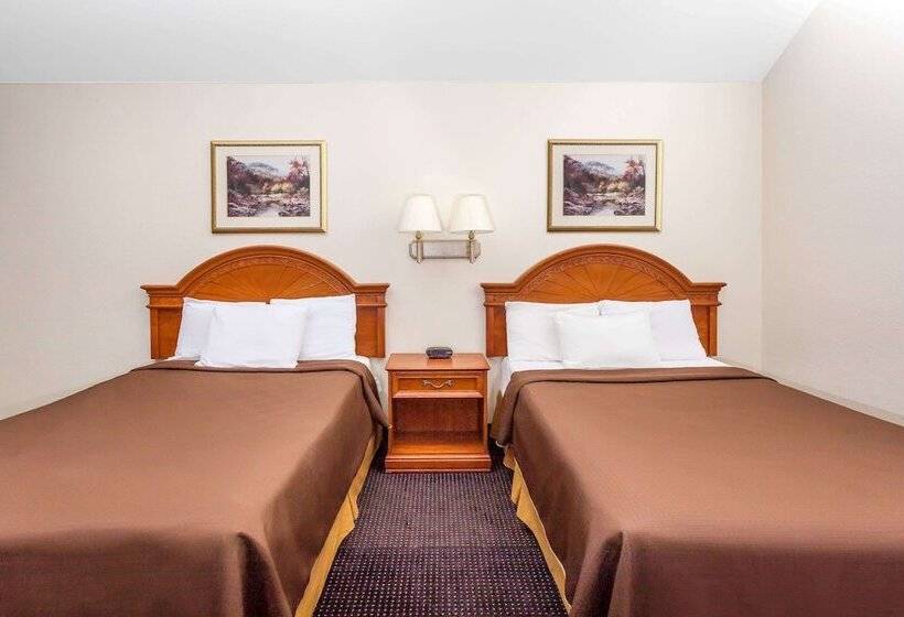 فندق Travelodge By Wyndham Jackson