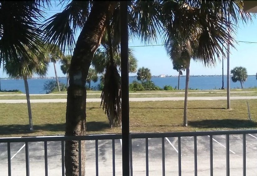 فندق Tropical Inn Palm Bay