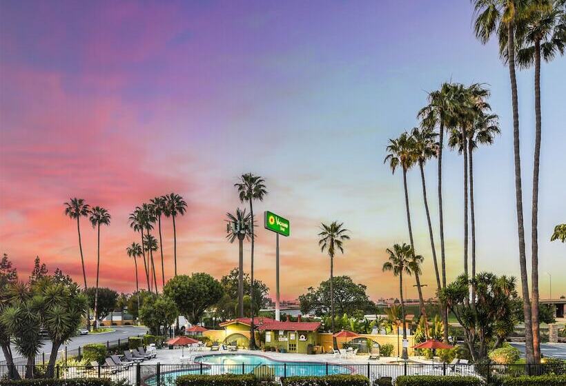 فندق Vagabond Inn Costa Mesa