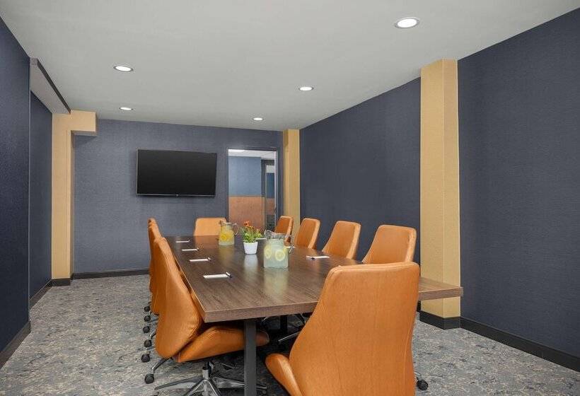 فندق Westport Kansas City, Tapestry Collection By Hilton