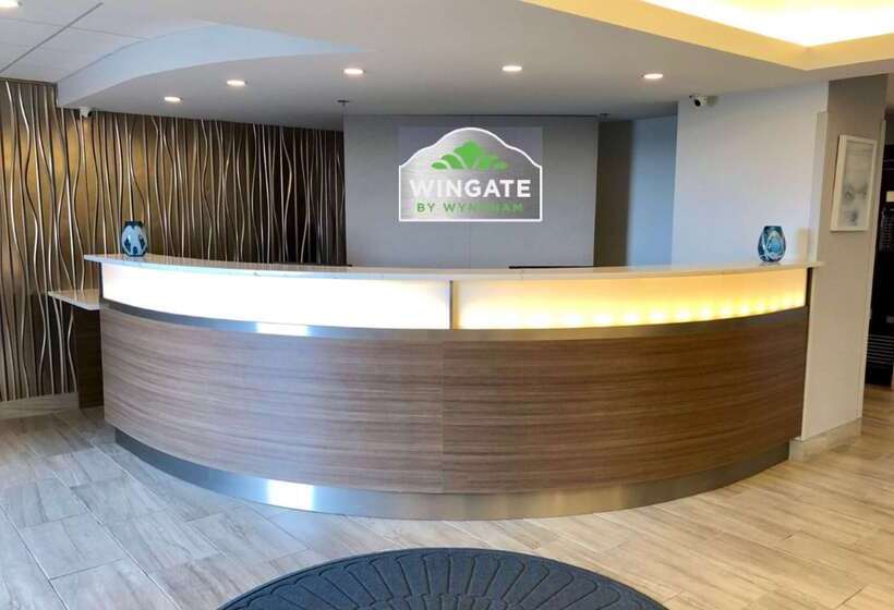 Отель Wingate By Wyndham Detroit Metro Airport