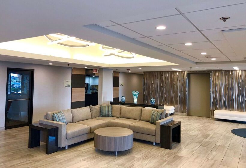 Отель Wingate By Wyndham Detroit Metro Airport