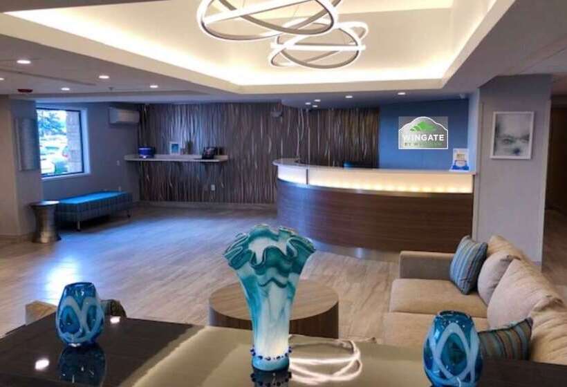 Отель Wingate By Wyndham Detroit Metro Airport