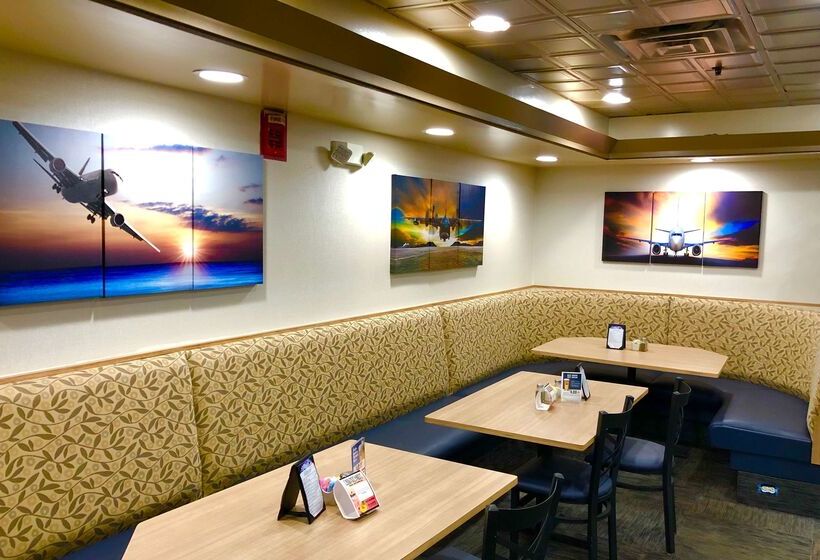 Отель Wingate By Wyndham Detroit Metro Airport