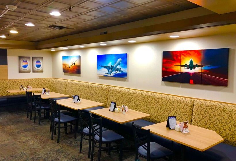 Отель Wingate By Wyndham Detroit Metro Airport