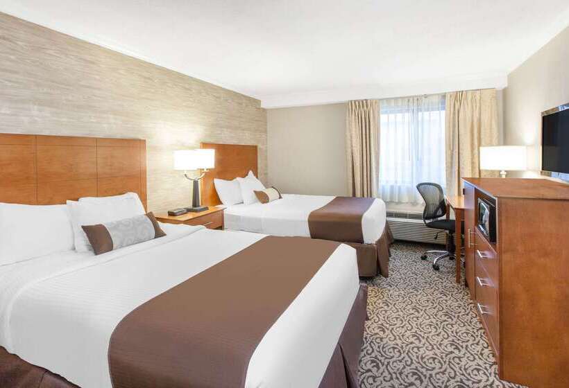 Отель Wingate By Wyndham Detroit Metro Airport