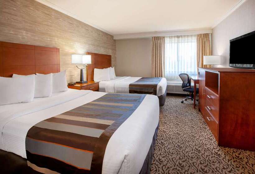 Отель Wingate By Wyndham Detroit Metro Airport