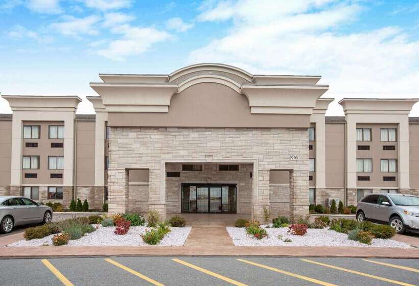 Отель Wingate By Wyndham Detroit Metro Airport