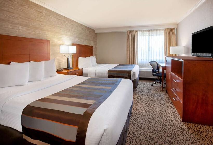 Отель Wingate By Wyndham Detroit Metro Airport