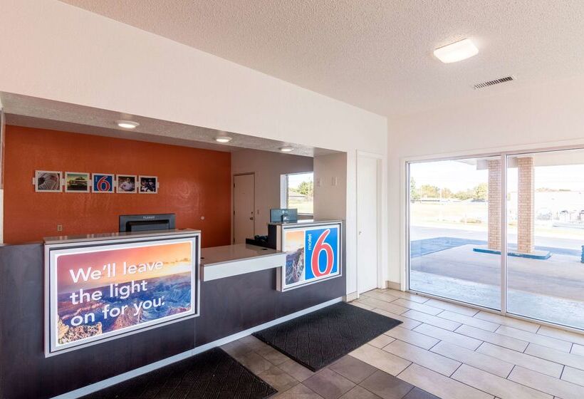 فندق على الطريق Whitten Inn