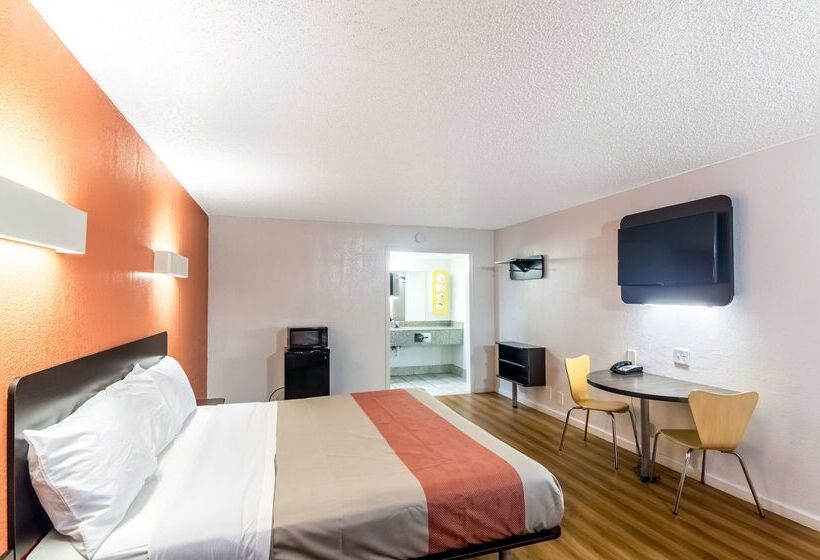 فندق على الطريق Whitten Inn