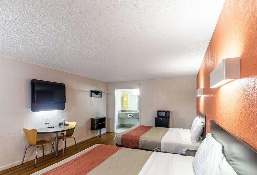 فندق على الطريق Whitten Inn