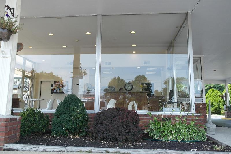 فندق على الطريق Crystal Inn Eatontown