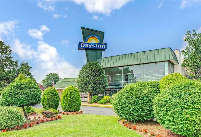 모텔 Days Inn By Wyndham Arlington/washington Dc