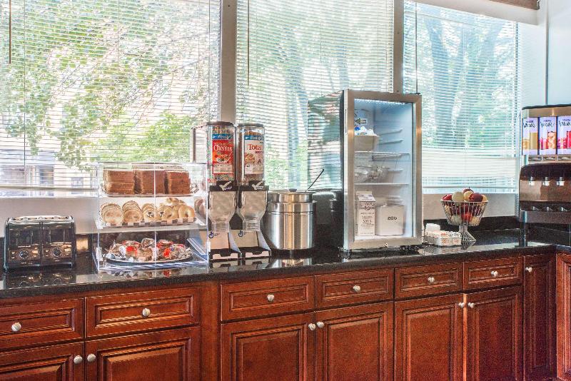 مُتل Days Inn By Wyndham Arlington/washington Dc