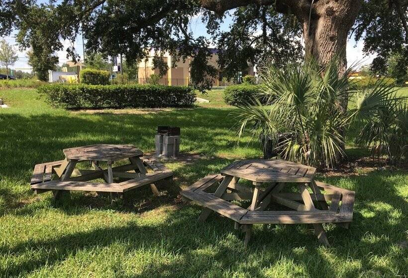 فندق على الطريق Days Inn By Wyndham Brooksville