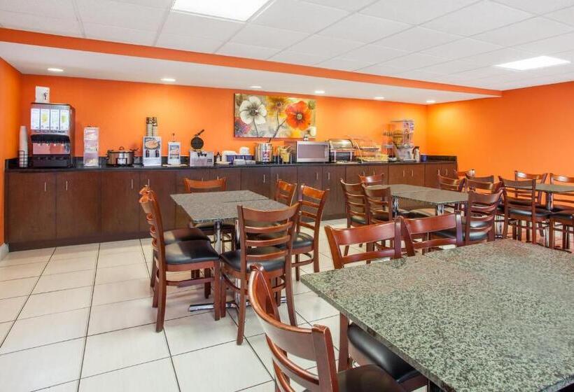 מוטל Days Inn By Wyndham Brooksville