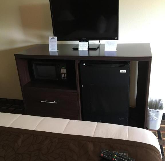 فندق على الطريق Days Inn By Wyndham Brooksville