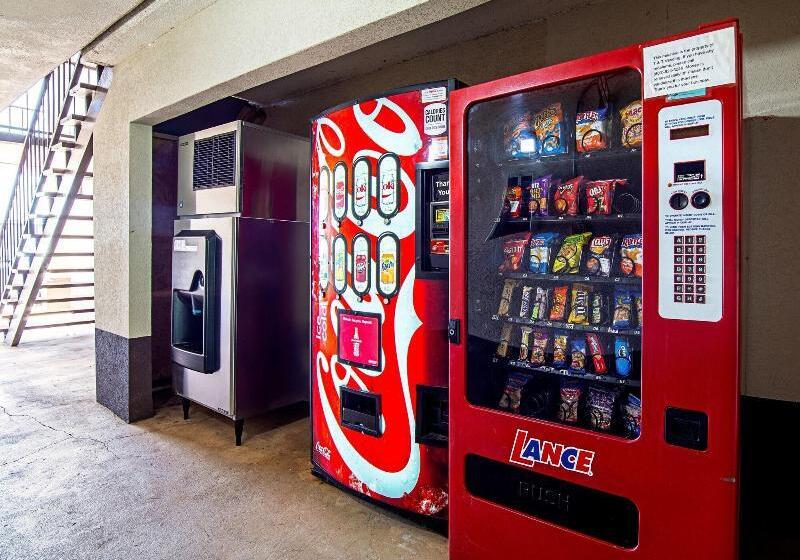 فندق على الطريق Red Roof Inn & Suites Greenwood, Sc