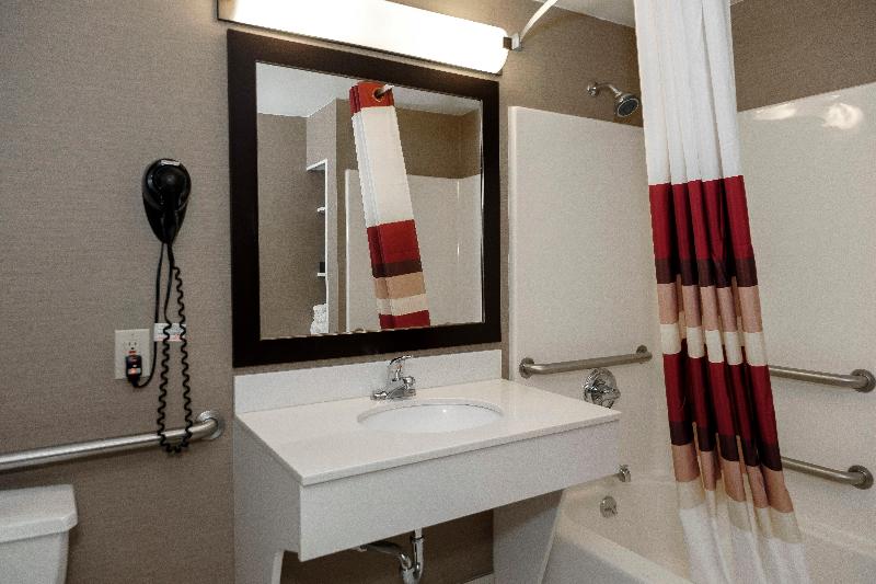 汽车旅馆  Red Roof Inn & Suites Newburgh   Stewart Airport West Point