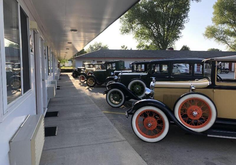 Covered Wagon Motel