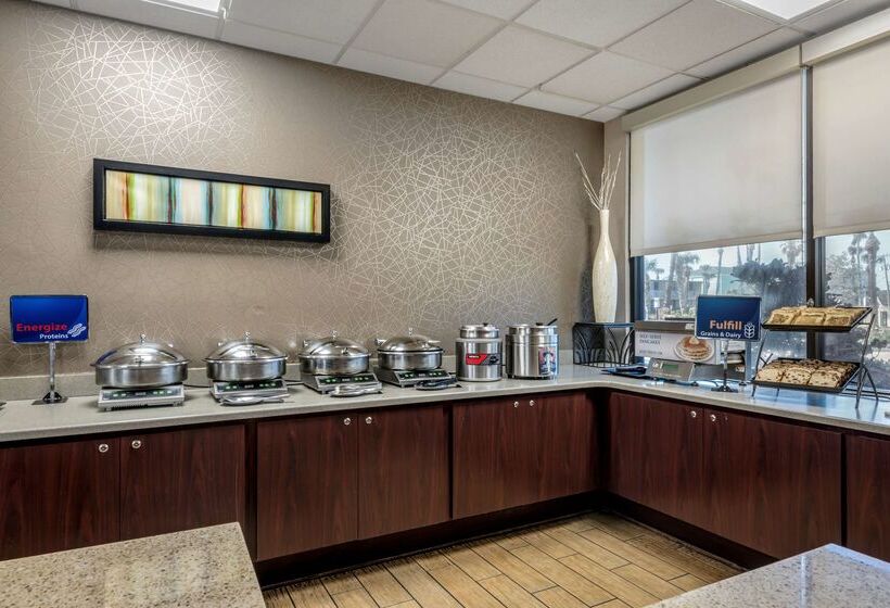 منتجع Best Western Cocoa Beach Hotel & Suites