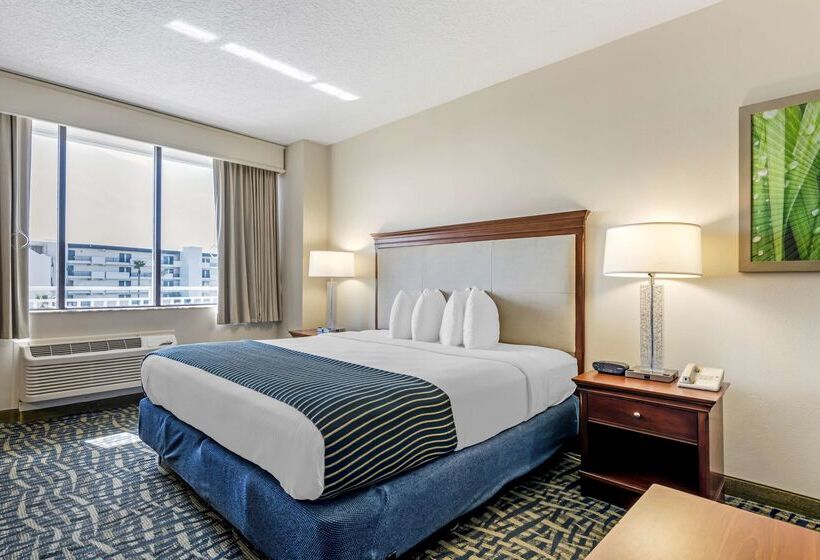 منتجع Best Western Cocoa Beach Hotel & Suites