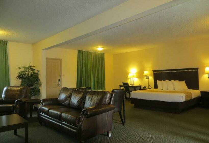 Echo Hotel & Conference Center