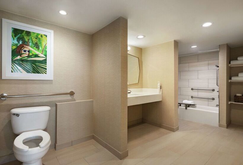 Embassy Suites By Hilton Deerfield Beach Resort & Spa