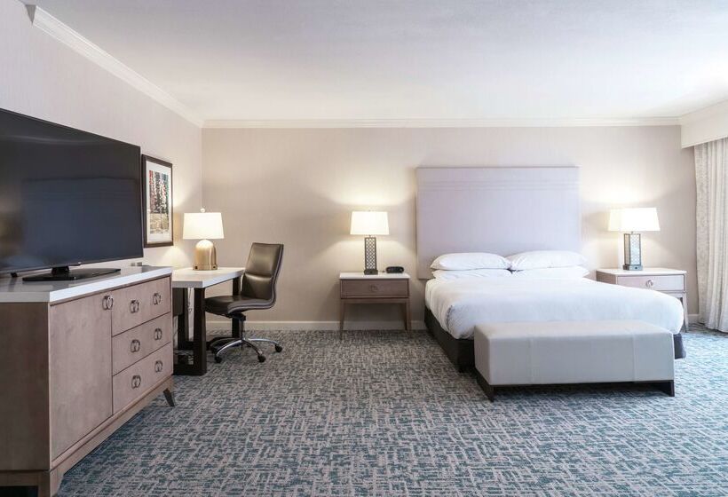Hilton Santa Barbara Beachfront Resort