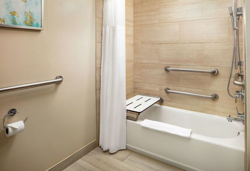 Hilton Santa Barbara Beachfront Resort