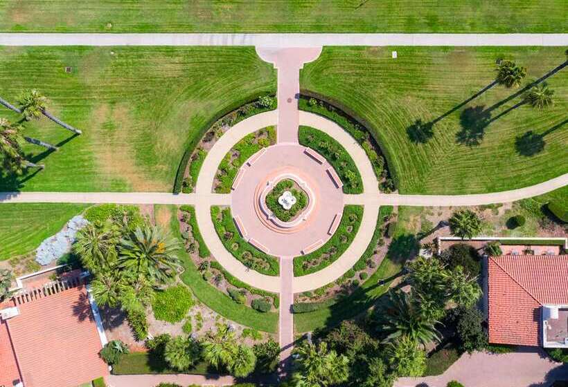 Hilton Santa Barbara Beachfront Resort